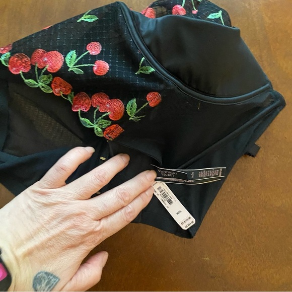 New Victoria’s Secret Cherry Black Long Line Bustier Bra 36DD NWT Whimsigoth Top - Picture 8 of 9